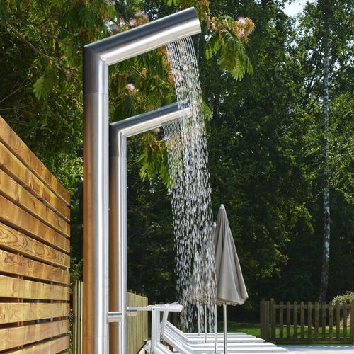 Outdoor showers by Cristina