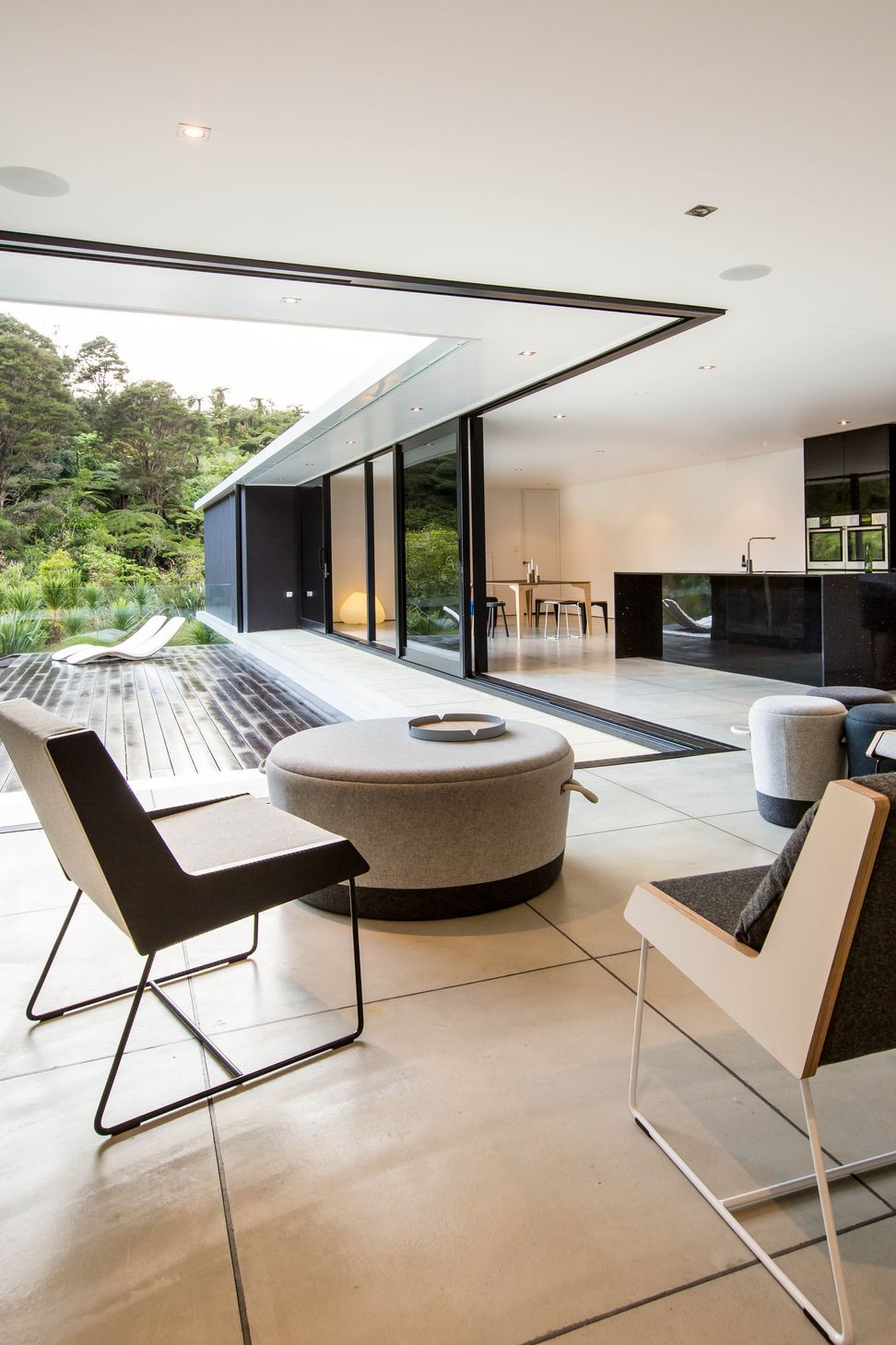 V House by CHRIS TATE
