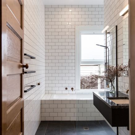 8 small bathroom ideas to make your bathroom feel bigger