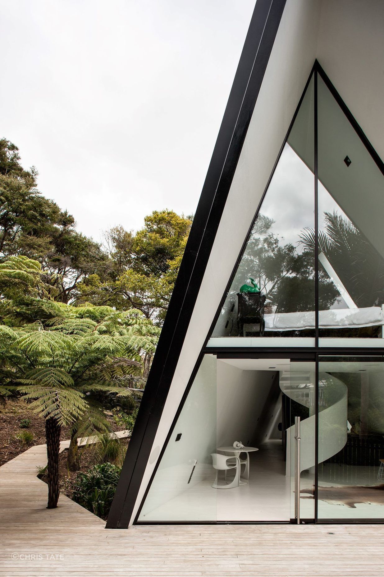 The exquisite Tent House and its minimalist interior styling. | Photography: Simon Devitt