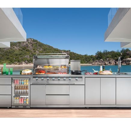 Looking to build an outdoor kitchen on a budget? Here's how you can