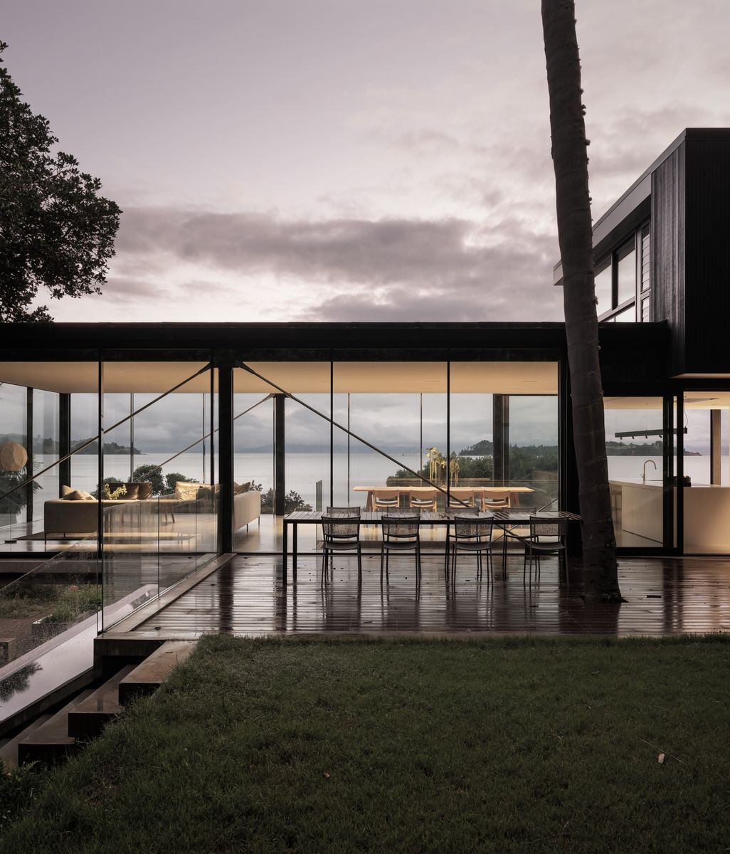 An airy new build embraces the Kiwi experience