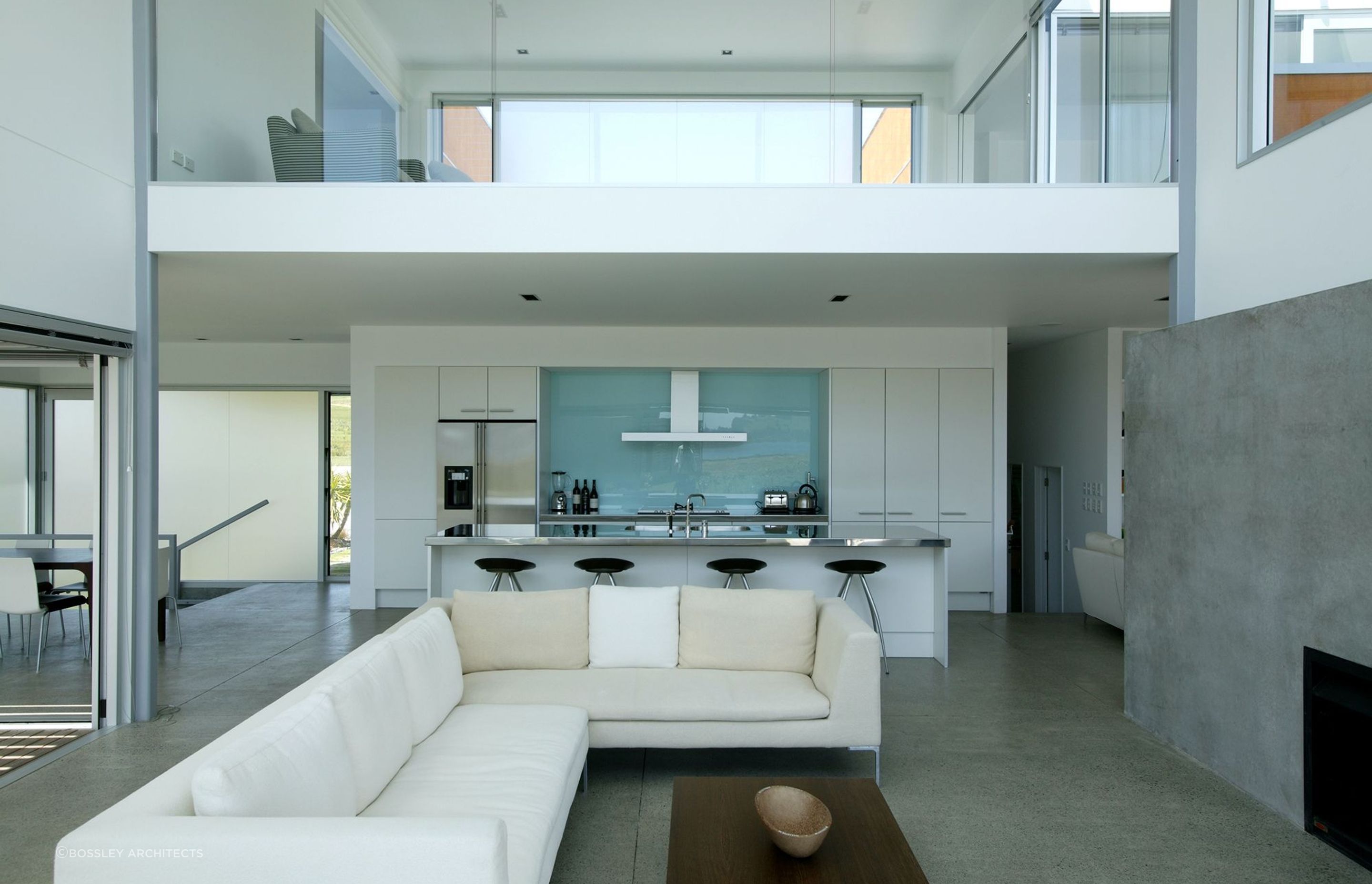 Modern, open plan living that can adapt with the always changing nature of coastal light.