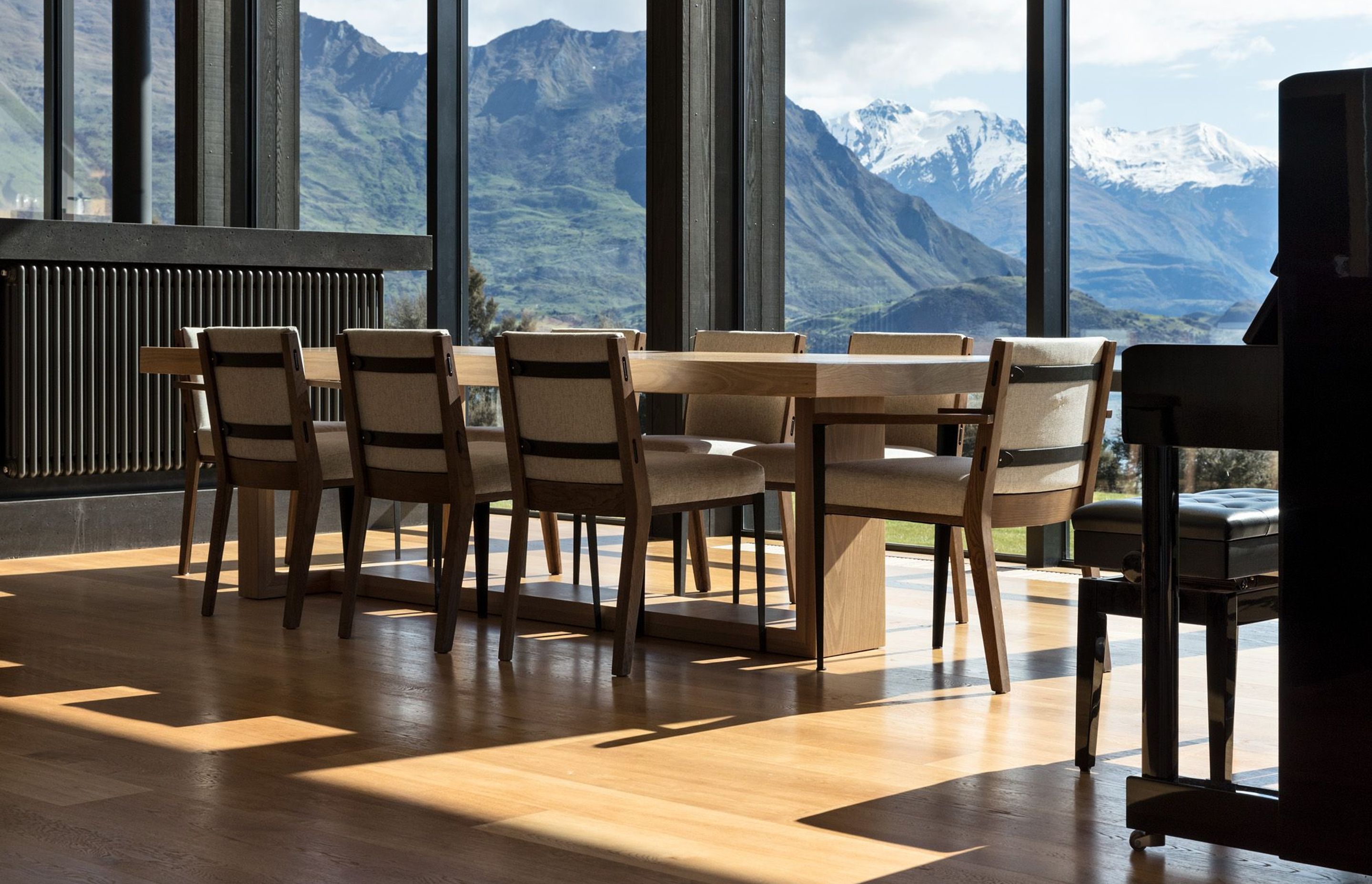 The dining area enjoys spectacular views of the mountains.
