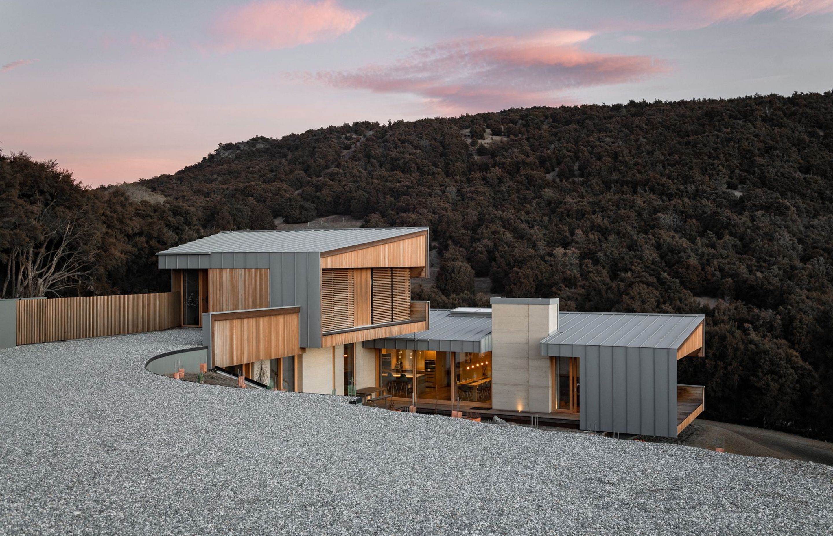 Nestled into a two-acre lot in the ‘Hidden Hills’ development of Wanaka, this home was designed to afford its owners a high level of privacy and comfort.