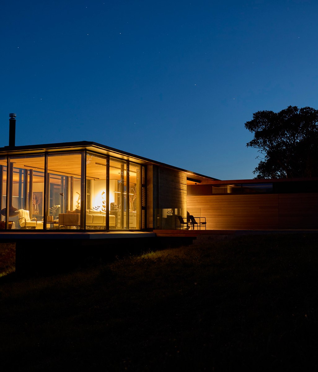 A light-filled home pays homage to the landscape, taking in spectacular views to Ocean Beach.